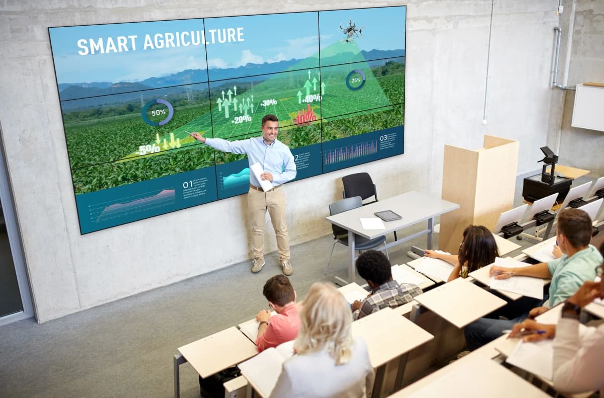 Immersive Classroom Experience